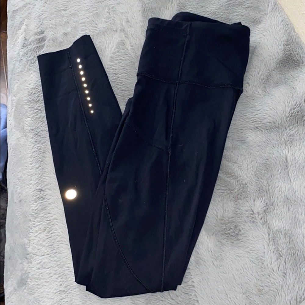 super cute stretchy lulu reflective leggings!!